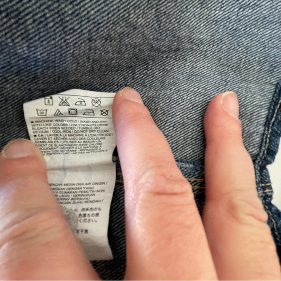 Old Navy 3T girl jean snap down shirt. - Picture 8 of 8